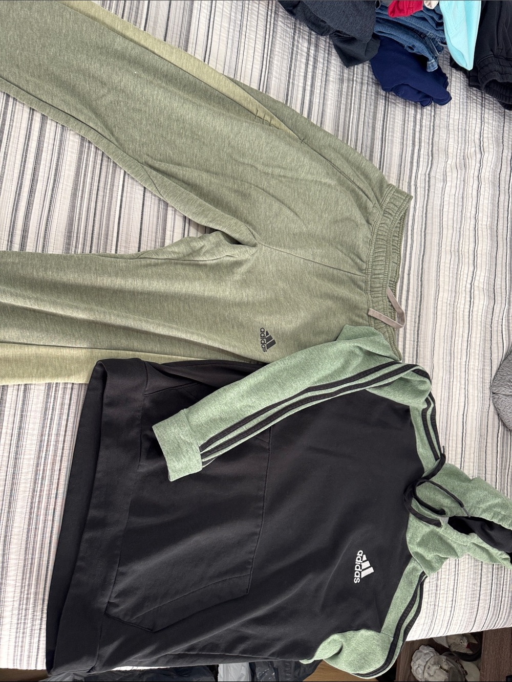 adidas Kids Green Heather Joggers and Black Hoodie Set